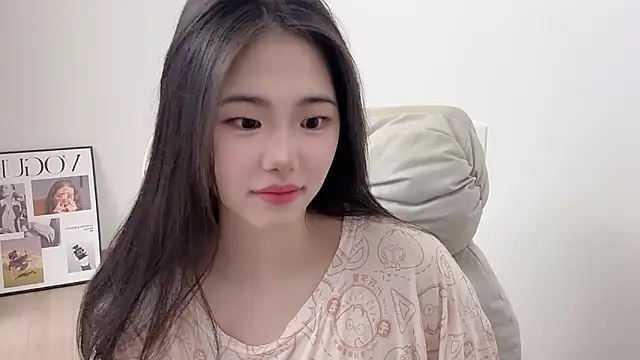 suki-1 online show from 04-12-26, 09:36