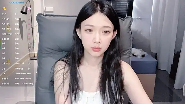 Snapshot of NiNi-baby520 chatting on 10-15-25, 07:19 NiNi-baby520 online show from 10-15-25, 07:19