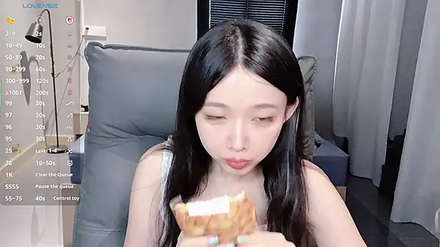 Snapshot of NiNi-baby520 chatting on 10-16-25, 07:09 NiNi-baby520 online show from 10-16-25, 07:09