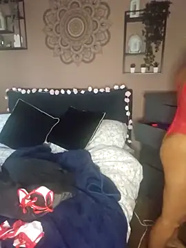 LonelyLucinda online show from 09-28-25, 06:30