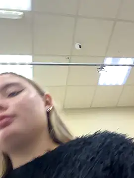 Snapshot of StephanieMur chatting on 09-13-25, 06:02 StephanieMur online show from 09-13-25, 06:02