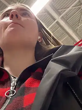 Snapshot of StephanieMur chatting on 09-29-25, 06:18 StephanieMur online show from 09-29-25, 06:18