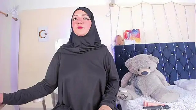 Snapshot of Dana-Alabi chatting on 09-15-25, 01:38 Dana-Alabi online show from 09-15-25, 01:38