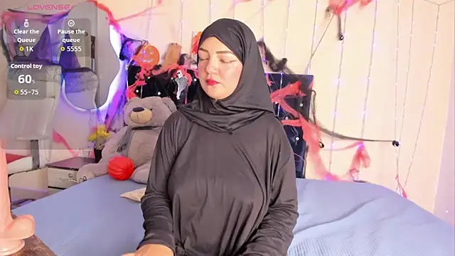 Snapshot of Dana-Alabi chatting on 10-29-25, 12:29 Dana-Alabi online show from 10-29-25, 12:29