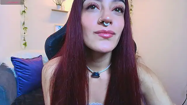 Snapshot of ViolethRosse chatting on 05-08-26, 02:06 ViolethRosse online show from 05-08-26, 02:06