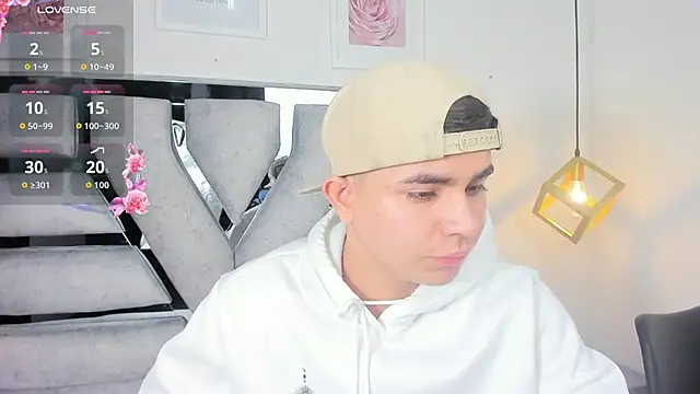 Snapshot of lianfox_ chatting on 11-01-25, 01:02 lianfox online show from 11-01-25, 01:02