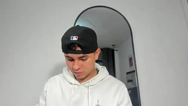 Snapshot of lianfox_ chatting on 06-14-26, 02:08 lianfox online show from 06-14-26, 02:08