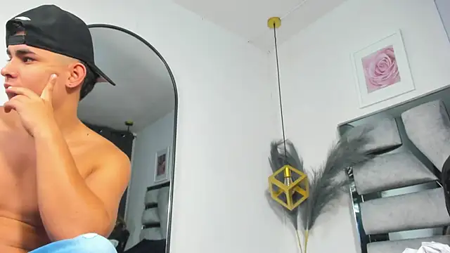 Snapshot of lianfox_ chatting on 06-19-26, 12:20 lianfox online show from 06-19-26, 12:20