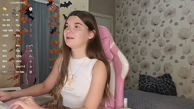 Snapshot of _cute_ice chatting on 10-22-25, 04:35 cute ice online show from 10-22-25, 04:35