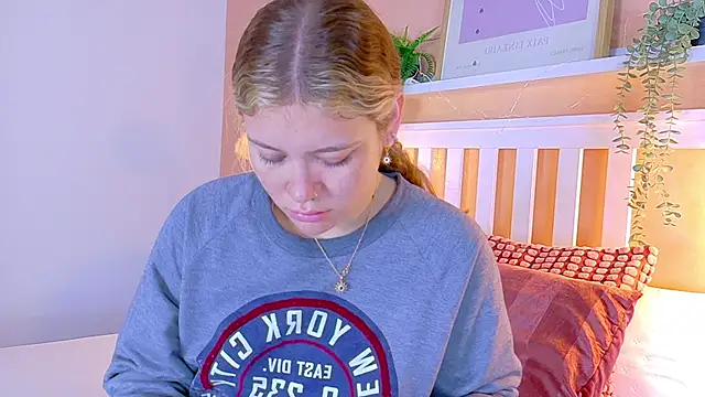 BelaMiller  online show from 10-01-25, 11:38