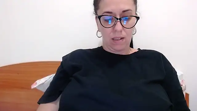 Snapshot of jollene chatting on 06-19-26, 02:10 jollene online show from 06-19-26, 02:10