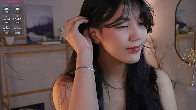 MoiraEger online show from 11-13-25, 04:06