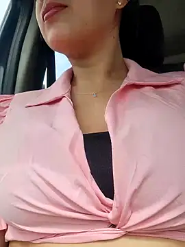 CrisMarulanda online show from 10-14-25, 02:51