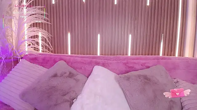 MylaDreams online show from 10-04-25, 03:37