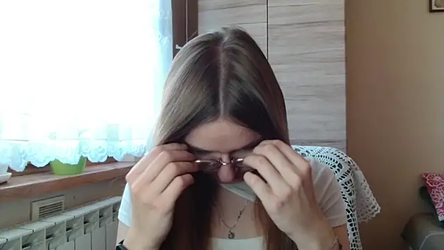 LooveELLYx online show from 11-04-25, 07:51