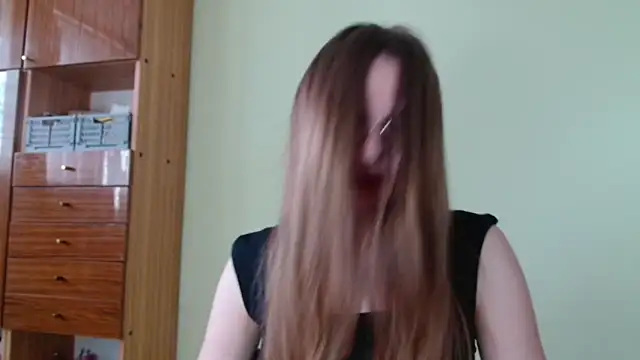 LooveELLYx online show from 04-20-26, 01:36