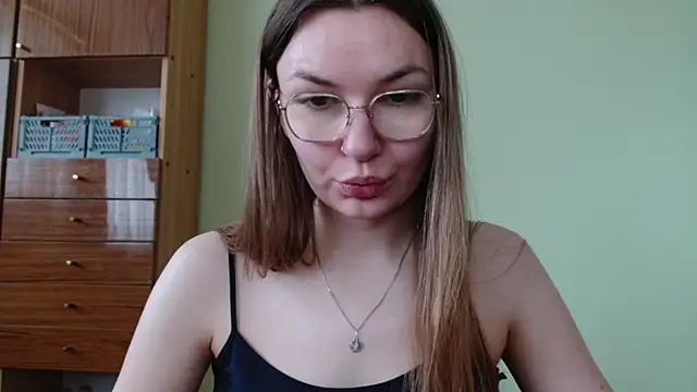 LooveELLYx online show from 06-05-26, 06:52