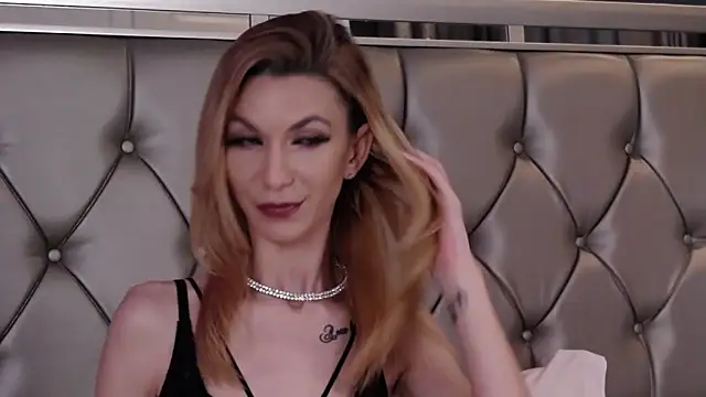 Snapshot of MayaHale chatting on 05-26-26, 04:41 MayaHale online show from 05-26-26, 04:41