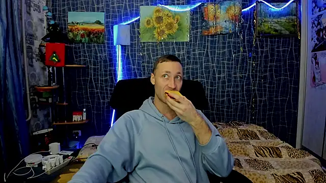 Snapshot of CuteBoy228 chatting on 01-14-26, 07:30 CuteBoy228 online show from 01-14-26, 07:30