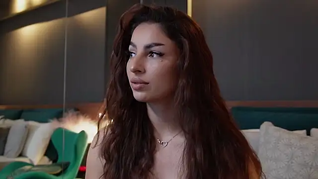 EmilyTrix online show from 11-02-25, 02:19