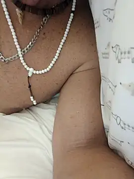 Snapshot of redonfire chatting on 12-14-25, 02:17 redonfire online show from 12-14-25, 02:17