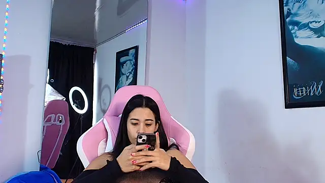 Snapshot of GraceWallace_ chatting on 12-14-25, 06:45 GraceWallace online show from 12-14-25, 06:45