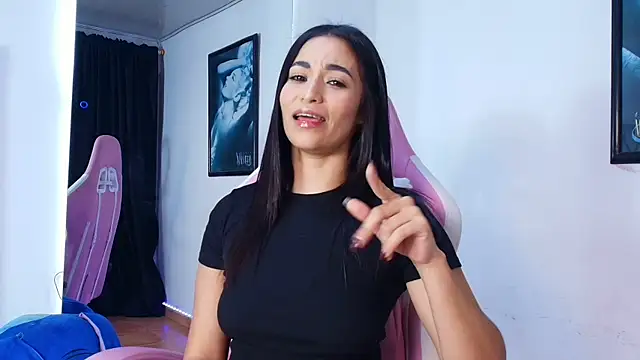 GraceWallace  online show from 07-17-26, 04:41
