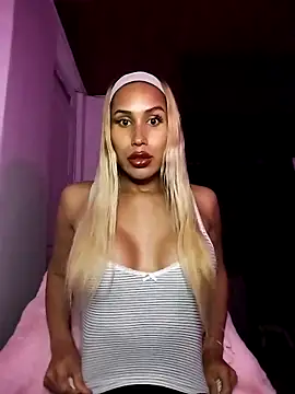 Snapshot of AngelinaSexFit chatting on 12-16-25, 05:01 AngelinaSexFit online show from 12-16-25, 05:01