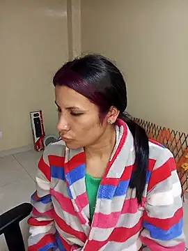 Snapshot of karinnahotdirty chatting on 11-06-25, 08:54 karinnahotdirty online show from 11-06-25, 08:54