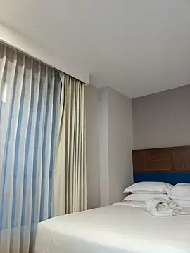 Kat Valen online show from 04-15-26, 11:05