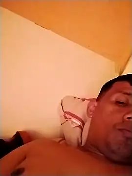 Snapshot of XRonny3 chatting on 12-16-25, 10:26 XRonny3 online show from 12-16-25, 10:26