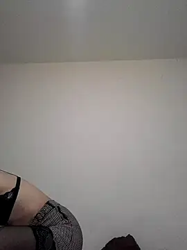 Oriana111 online show from 10-27-25, 01:04