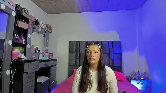 Esmeraldaa- online show from 12-01-25, 05:12