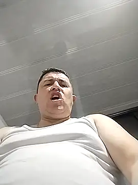 BigCristh79 online show from 11-05-25, 08:53