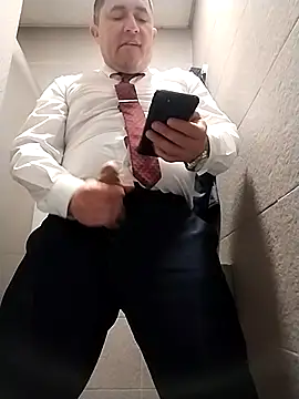 BigCristh79 online show from 12-04-25, 08:01