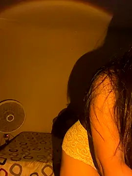 effie castroo online show from 09-18-25, 01:51