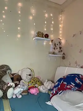 effie castroo online show from 10-12-25, 12:20