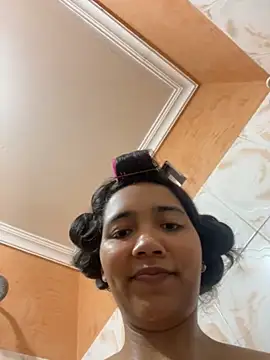 effie castroo online show from 10-22-25, 06:40