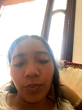 effie castroo online show from 10-24-25, 04:58