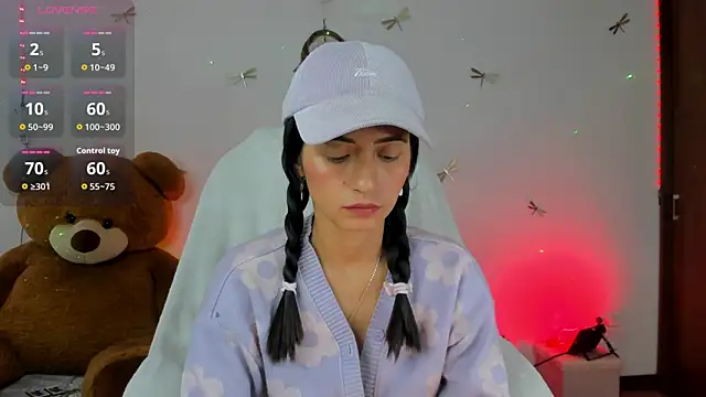 Snapshot of princessluna_19 chatting on 09-18-25, 08:44 princessluna 19 online show from 09-18-25, 08:44