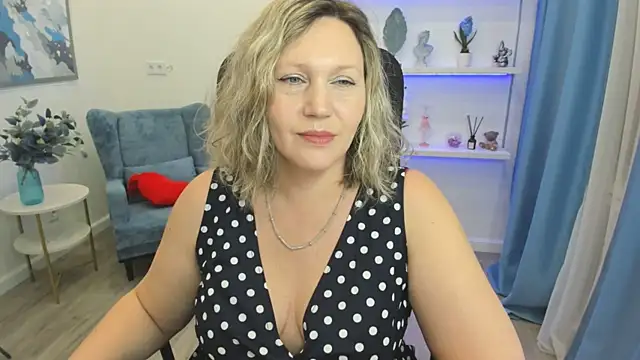 Snapshot of NinaStarle chatting on 05-09-26, 11:37 NinaStarle online show from 05-09-26, 11:37