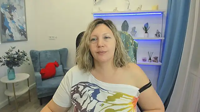 Snapshot of NinaStarle chatting on 05-10-26, 04:39 NinaStarle online show from 05-10-26, 04:39