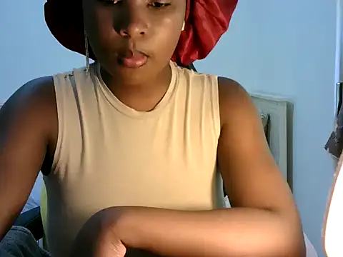 Snapshot of zoe215 chatting on 05-20-26, 12:55 zoe215 online show from 05-20-26, 12:55
