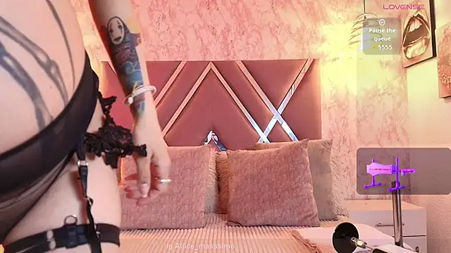 Aliice1  online show from 10-07-25, 07:00