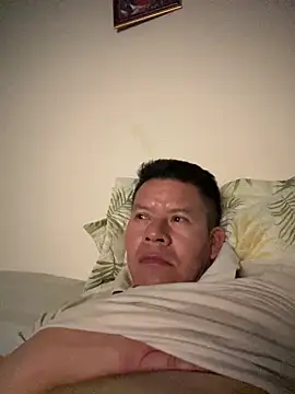 Manu0586 online show from 04-25-26, 02:14