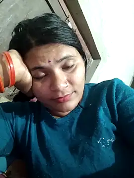 Snapshot of couple_71 chatting on 11-28-25, 06:49 couple 71 online show from 11-28-25, 06:49