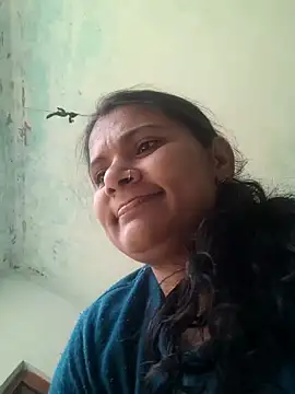 Snapshot of couple_71 chatting on 12-01-25, 05:01 couple 71 online show from 12-01-25, 05:01