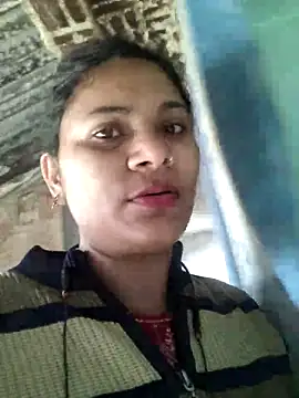 Snapshot of couple_71 chatting on 12-22-25, 05:48 couple 71 online show from 12-22-25, 05:48