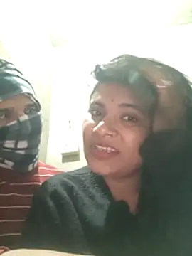 Snapshot of couple_71 chatting on 01-09-26, 01:47 couple 71 online show from 01-09-26, 01:47