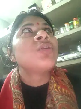 Snapshot of couple_71 chatting on 01-10-26, 02:08 couple 71 online show from 01-10-26, 02:08